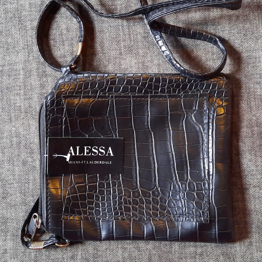 Crossbody Purse Black Pleather Vegan Embossed Design Zipper Closure